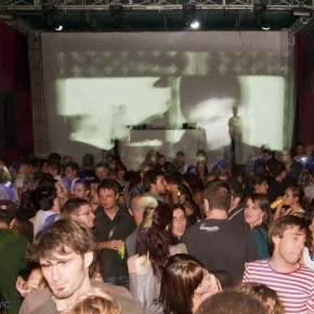 Fotografije sa žurke u KST-u